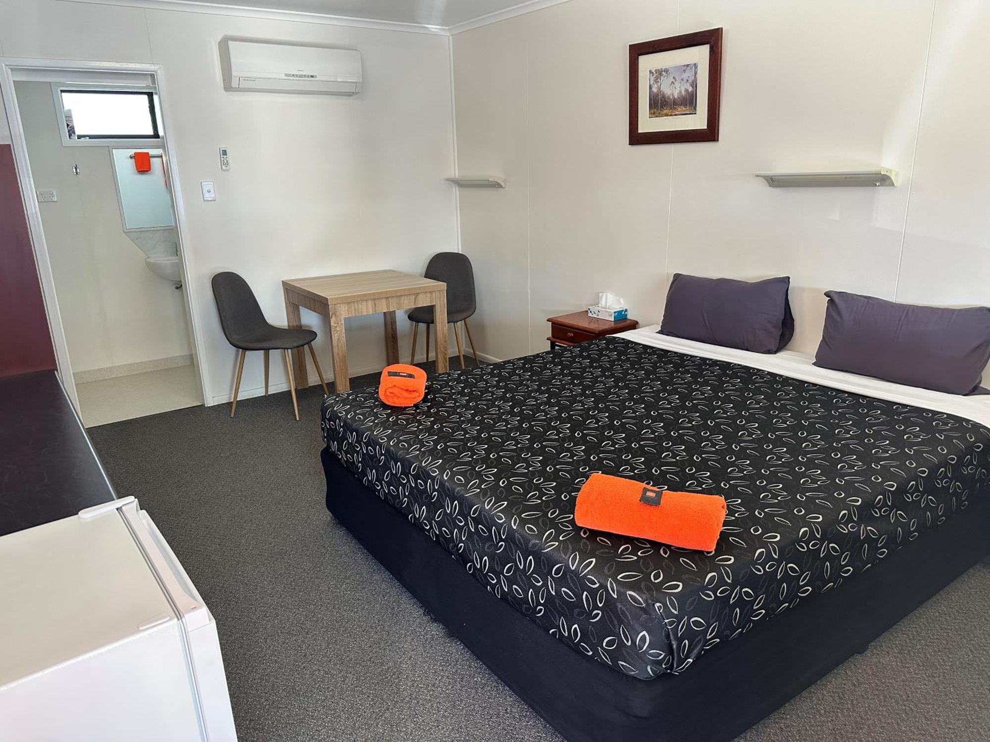 Winton Outback Motel ภายนอก รูปภาพ