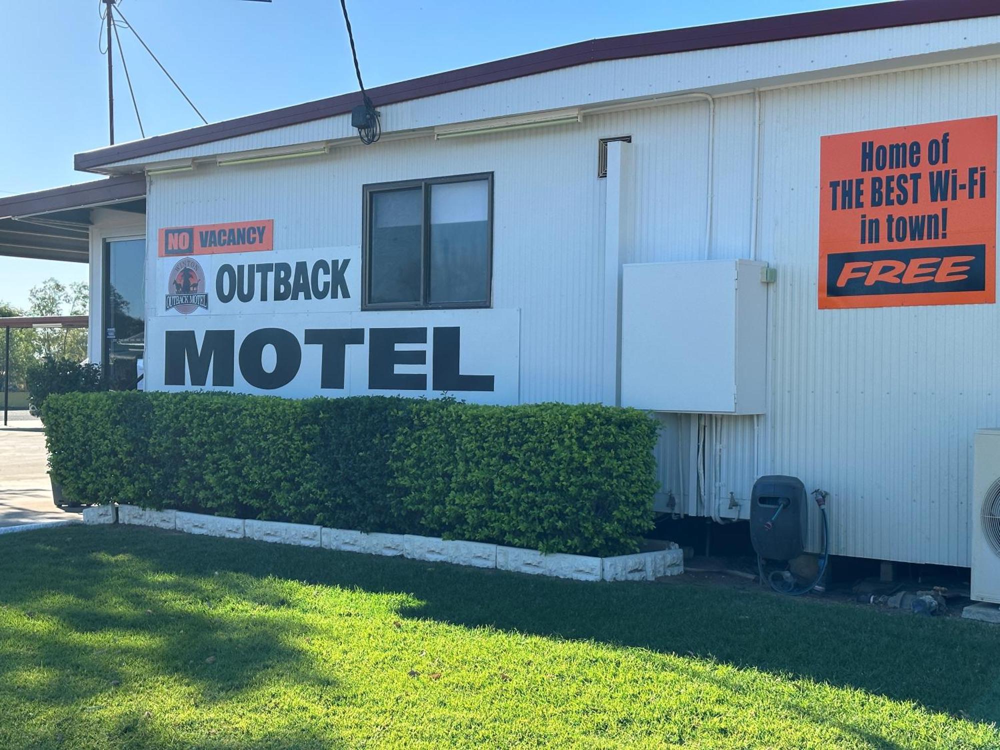 Winton Outback Motel ภายนอก รูปภาพ
